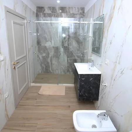 Emre Affittacamere Korce